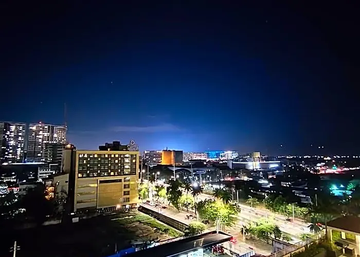 Smdc Coast Residences Near Picc World Trade Center Moa